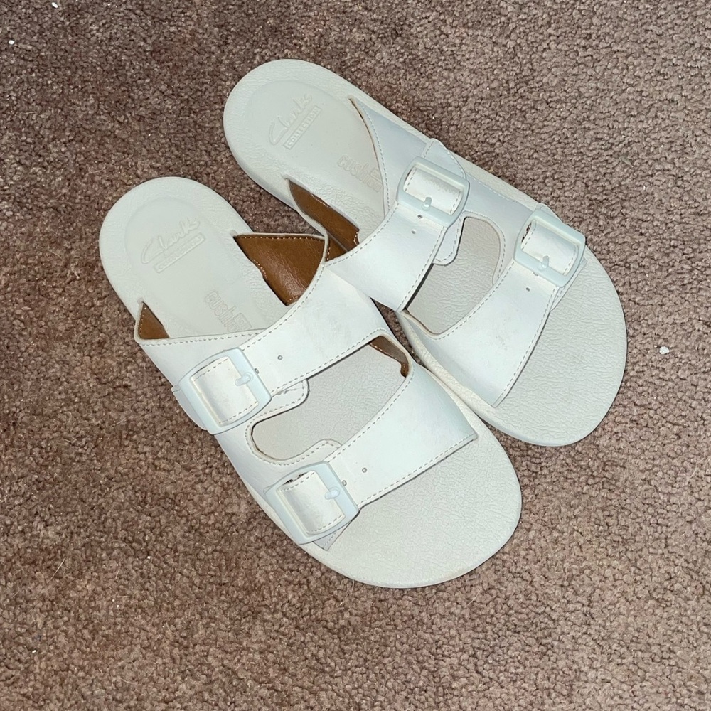 Clarks white size 6